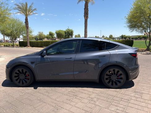 Used 2023 Tesla Model Y Performance AWD/4WD image 6