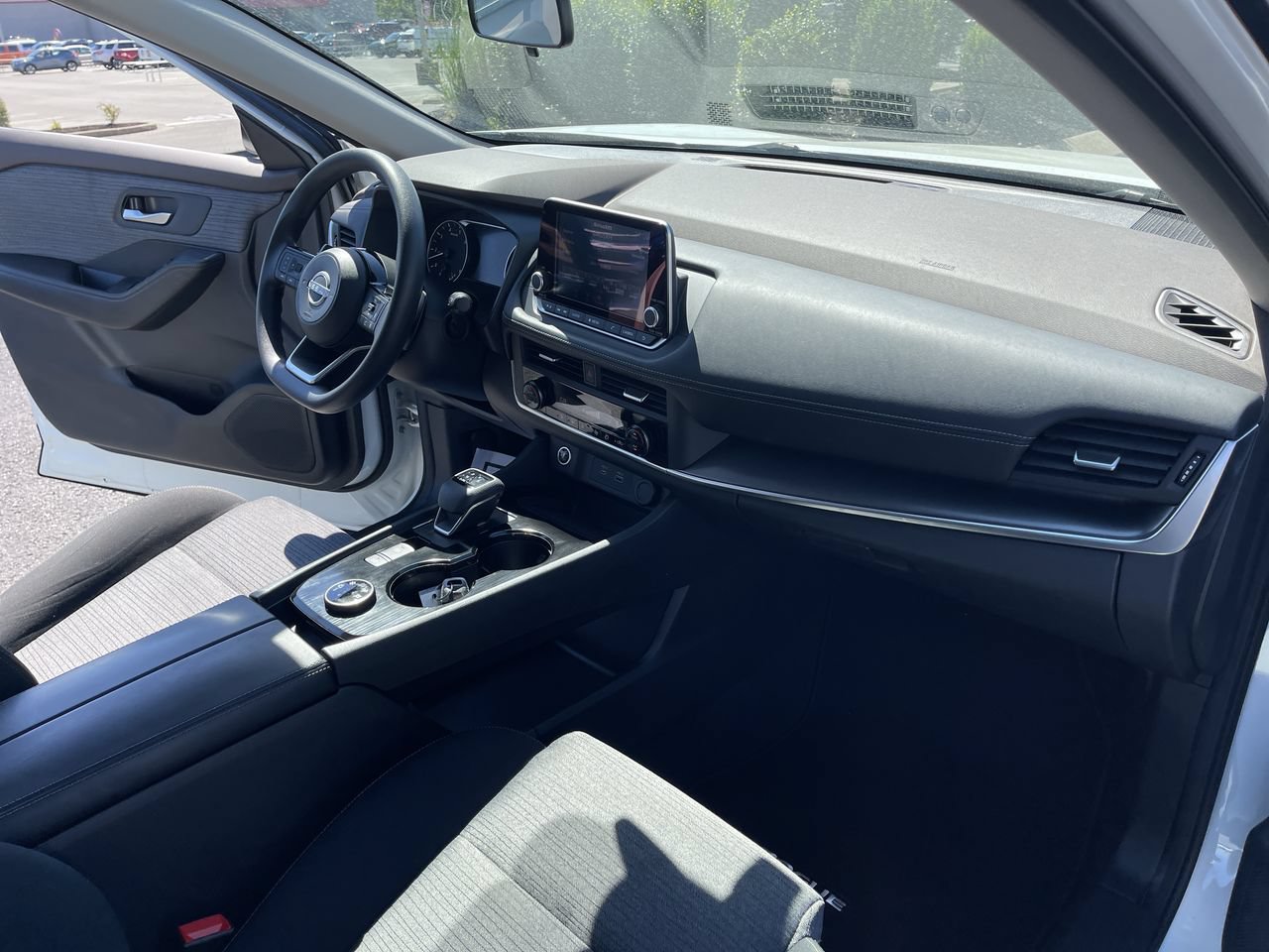 Used 2023 Nissan Rogue SV AWD/4WD image 27