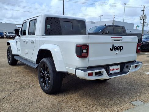 Used 2023 Jeep Gladiator Overland AWD/4WD image 4
