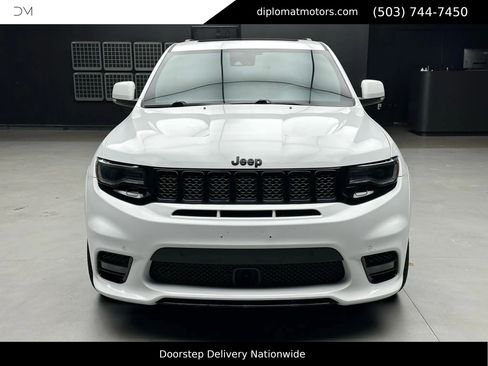 Used 2020 Jeep Grand Cherokee SRT image 11