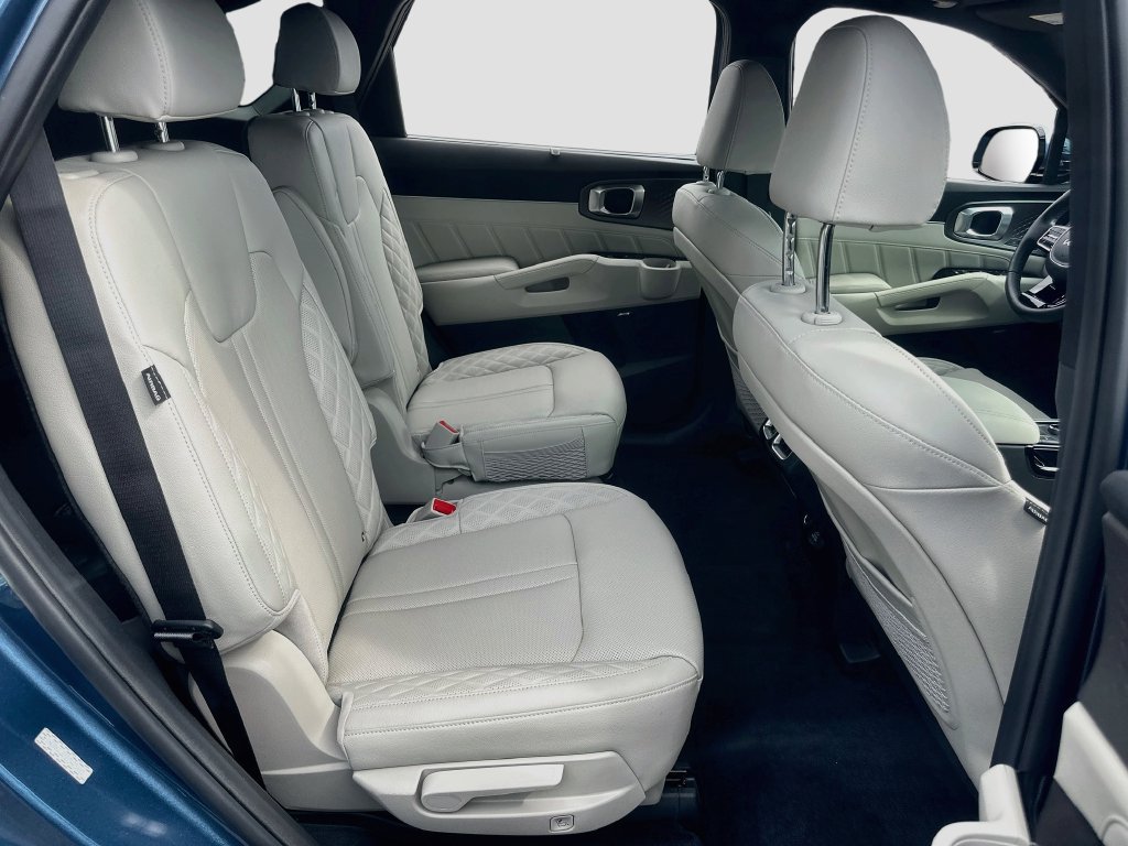 Certified 2025 Kia Sorento SX Prestige AWD/4WD image 25