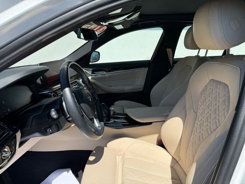 Certified 2023 BMW 530i xDrive w/ Convenience Package image 9