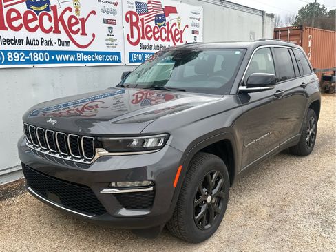 Used 2023 Jeep Grand Cherokee Limited image 6