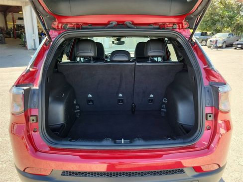 Used 2024 Jeep Compass Latitude image 19