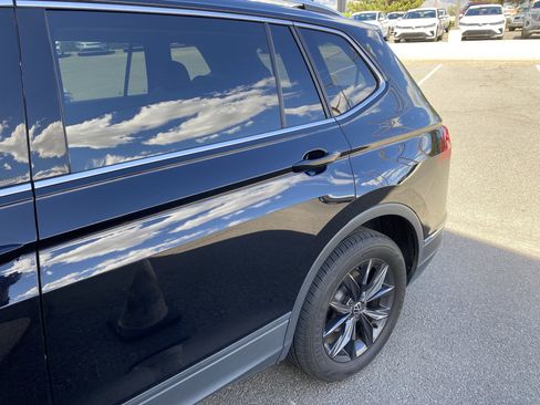 Used 2022 Volkswagen Tiguan SE w/ Panoramic Sunroof Package FWD image 48