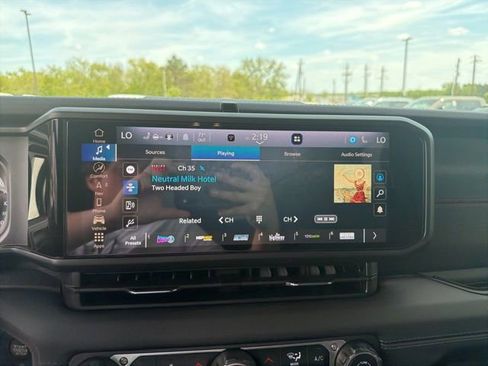 Used 2025 Jeep Wrangler Unlimited Rubicon image 8