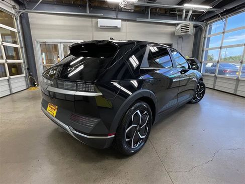 Used 2023 Hyundai Ioniq 5 SE RWD image 5
