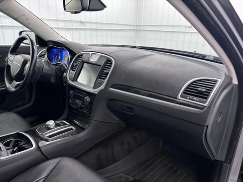 Used 2015 Chrysler 300 Limited RWD image 35