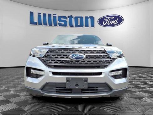 Used 2022 Ford Explorer XLT w/ Equipment Group 202A image 2