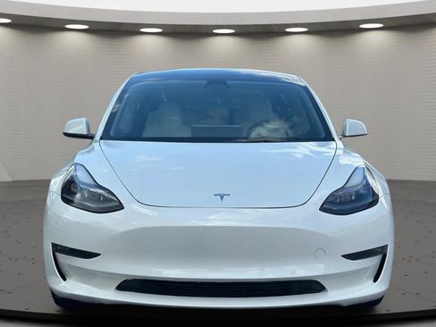 Used 2022 Tesla Model 3 Long Range AWD/4WD image 2