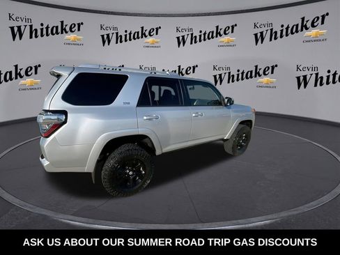 Used 2018 Toyota 4Runner SR5 RWD image 9