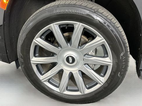 Used 2024 Cadillac Escalade Premium Luxury Platinum AWD/4WD image 35