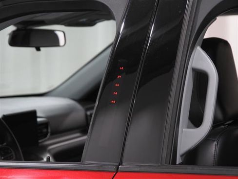 Used 2021 Ford Explorer XLT w/ Equipment Group 202A image 4