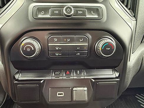 Used 2020 Chevrolet Silverado 1500 Custom w/ Custom Value Package AWD/4WD image 15