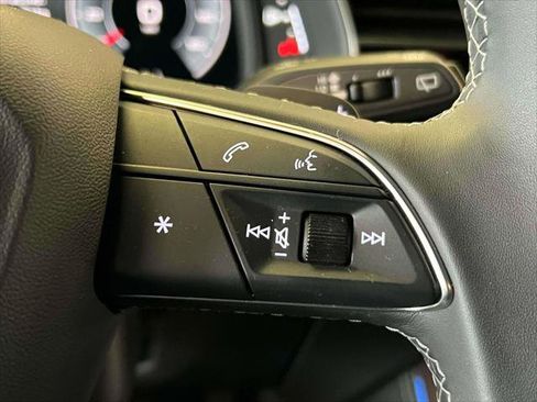 Used 2025 Audi Q8 Premium Plus image 21