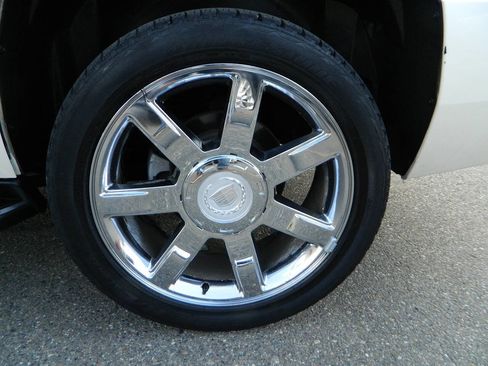 Used 2007 Cadillac Escalade AWD w/ Information Package image 27