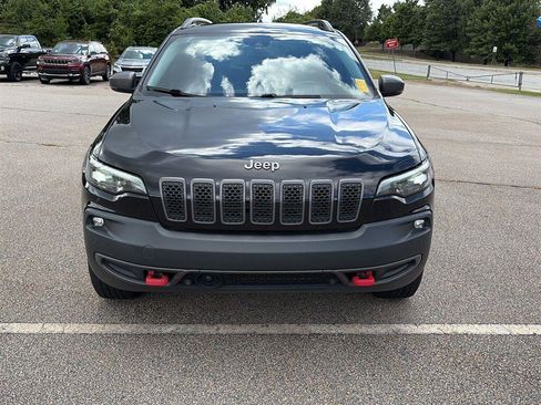 Used 2019 Jeep Cherokee Trailhawk AWD/4WD image 2