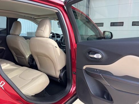 Used 2016 Jeep Cherokee Limited w/ Luxury Group image 19