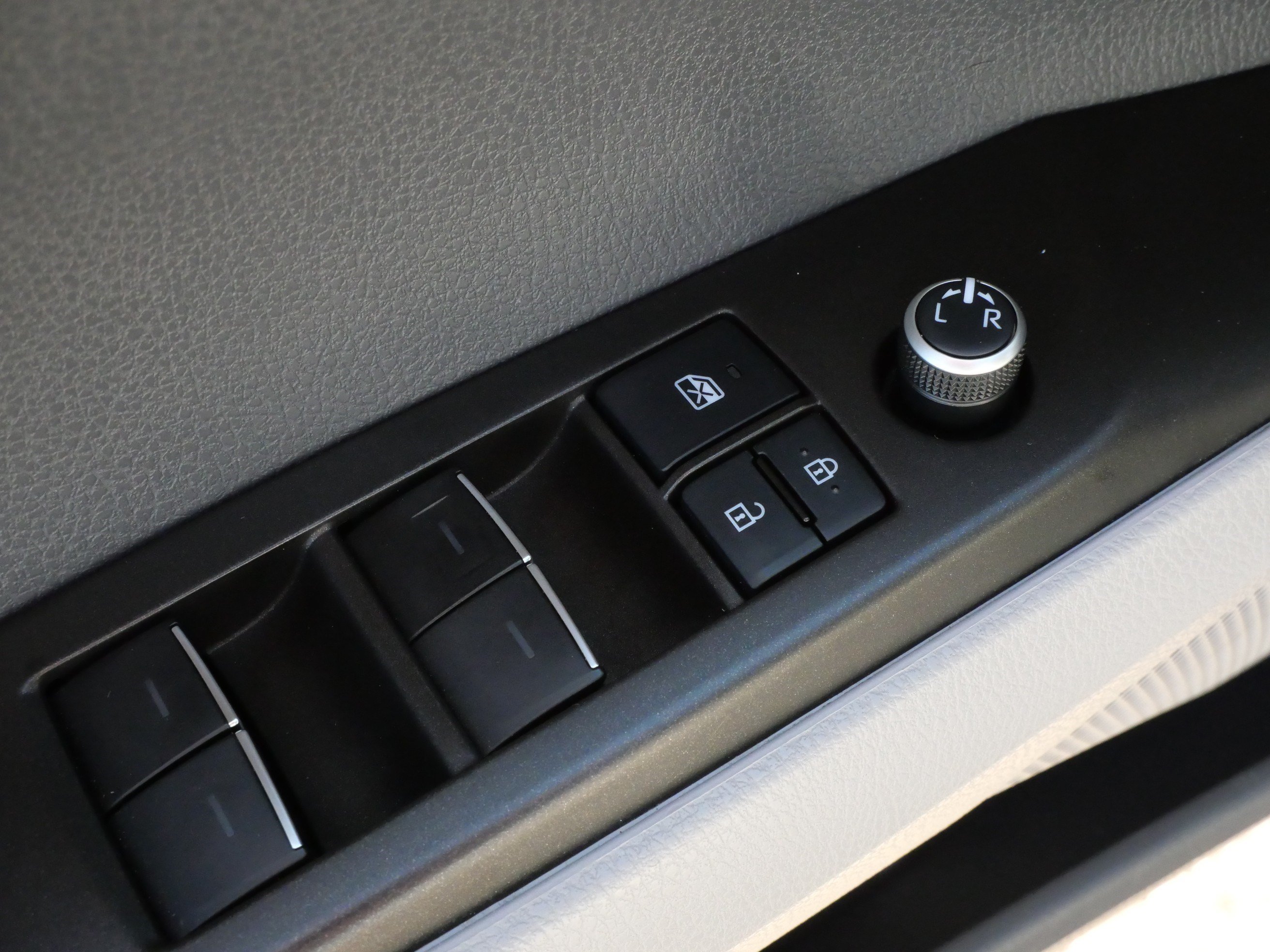 Used 2021 Toyota Camry XLE w/ Cold Weather Package FWD image 18