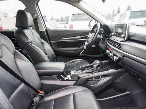 Used 2021 Kia Telluride LX image 17