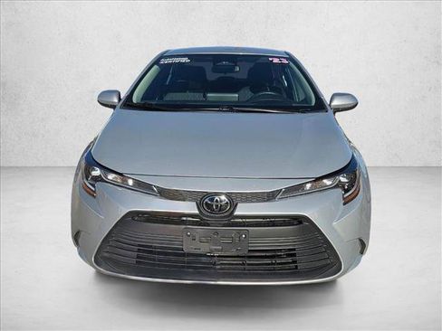 Used 2023 Toyota Corolla LE image 2
