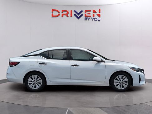 Used 2024 Nissan Sentra S FWD image 6