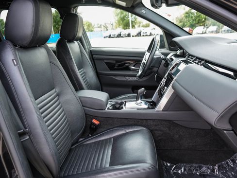 Used 2022 Land Rover Discovery Sport SE image 17