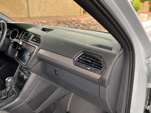 Used 2018 Volkswagen Tiguan SEL w/ R-Line Package image 62