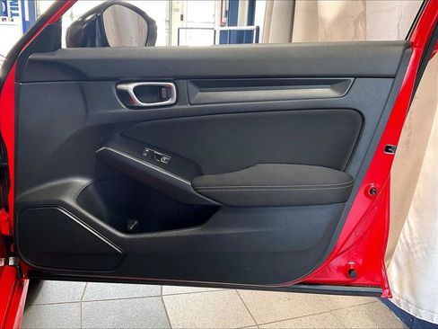 Used 2025 Honda Civic Sport image 12