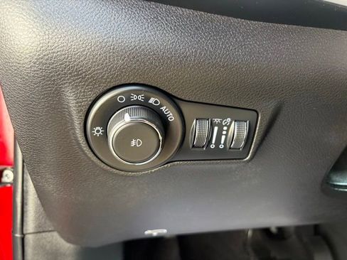 Used 2025 Jeep Compass Latitude AWD/4WD image 28