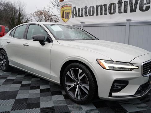 Used 2019 Volvo S60 T6 R-Design image 3