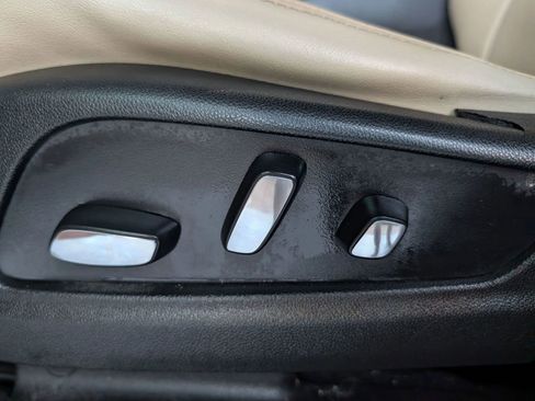 Used 2017 Cadillac XT5 Luxury w/ Driver Awareness Package image 38