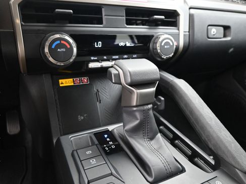 Used 2024 Toyota Tacoma SR5 w/ SR5 Upgrade Package RWD image 30