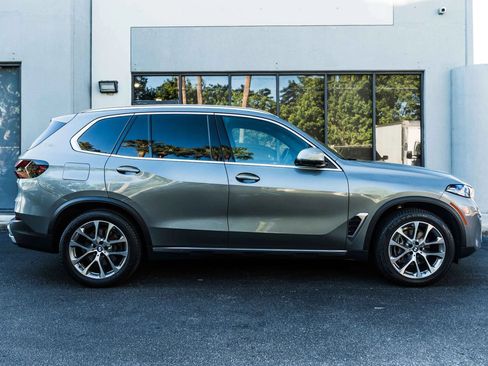 Used 2024 BMW X5 xDrive40i w/ Executive Package AWD/4WD image 8