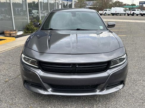 Used 2022 Dodge Charger SXT image 2