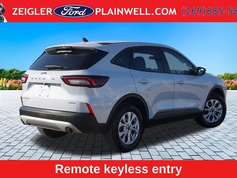 Used 2025 Ford Escape Active AWD/4WD image 5