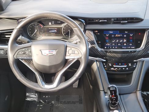Used 2023 Cadillac XT6 Premium Luxury image 37