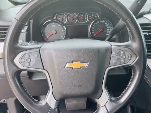 Used 2020 Chevrolet Suburban LT RWD image 11