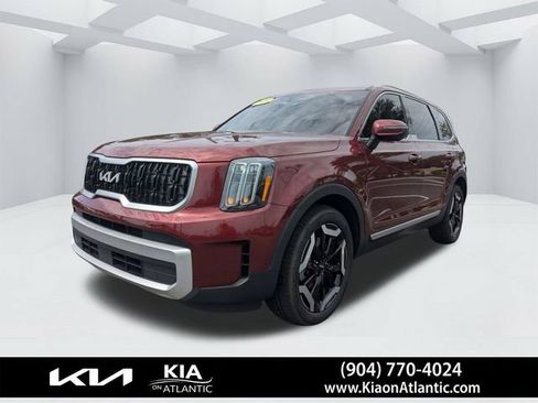 Used 2024 Kia Telluride EX w/ EX Captain's Chair Package FWD image 7