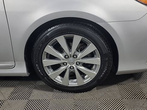 Used 2011 Toyota Avalon Limited FWD image 3