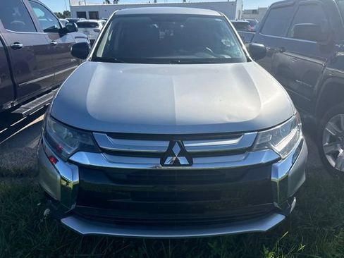 Used 2018 Mitsubishi Outlander ES AWD/4WD image 8