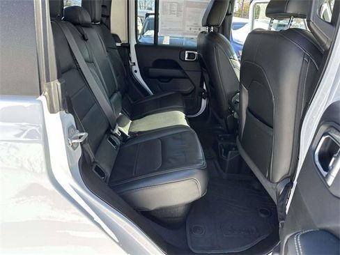 Certified 2022 Jeep Gladiator Overland w/ Popular Equipment Package image 20