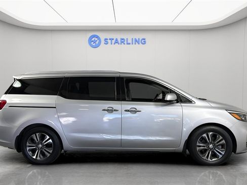 Used 2019 Kia Sedona SX image 11
