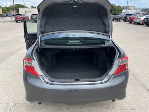 Used 2014 Toyota Camry SE w/ Leather Package FWD image 12