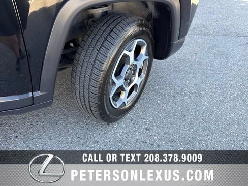 Used 2022 Jeep Compass Trailhawk AWD/4WD image 11