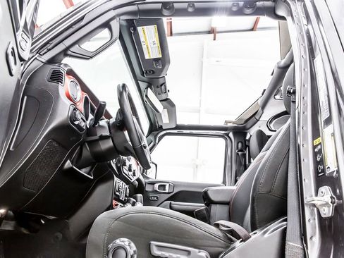 Used 2021 Jeep Wrangler Unlimited Rubicon image 37