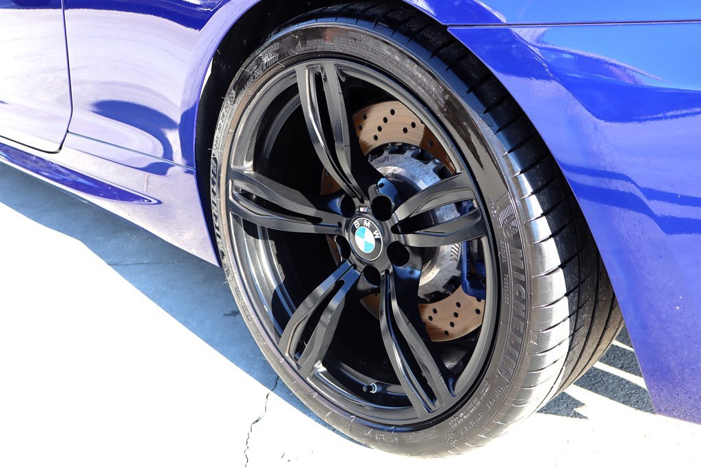 Used 2015 BMW M6 Convertible RWD image 25