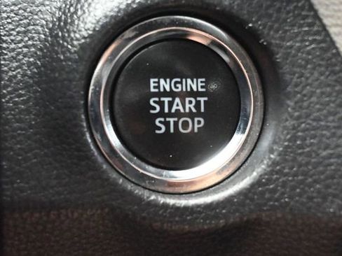 Used 2021 Toyota RAV4 XLE FWD image 29
