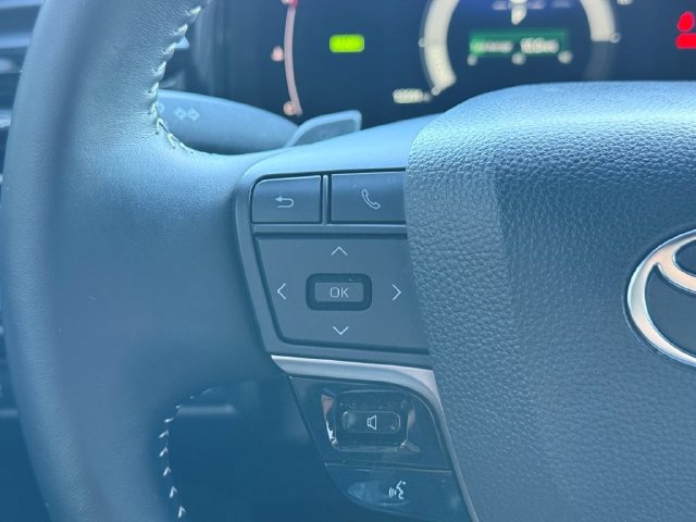 Used 2025 Toyota Camry SE FWD image 29