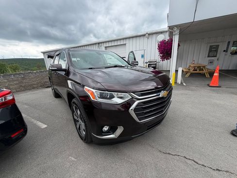 Used 2021 Chevrolet Traverse LT w/ LT Premium Package FWD image 8